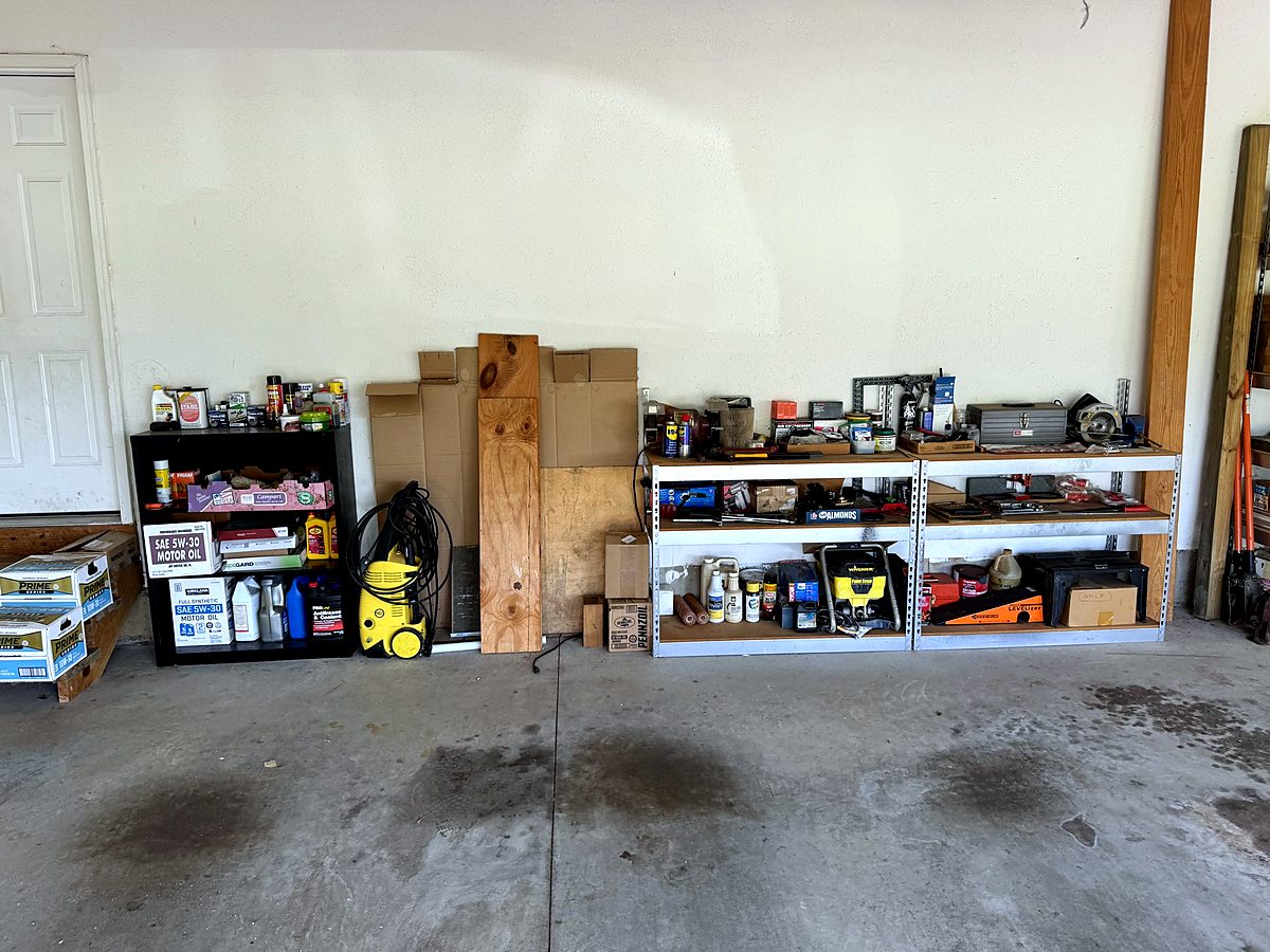 Organized garage shelves